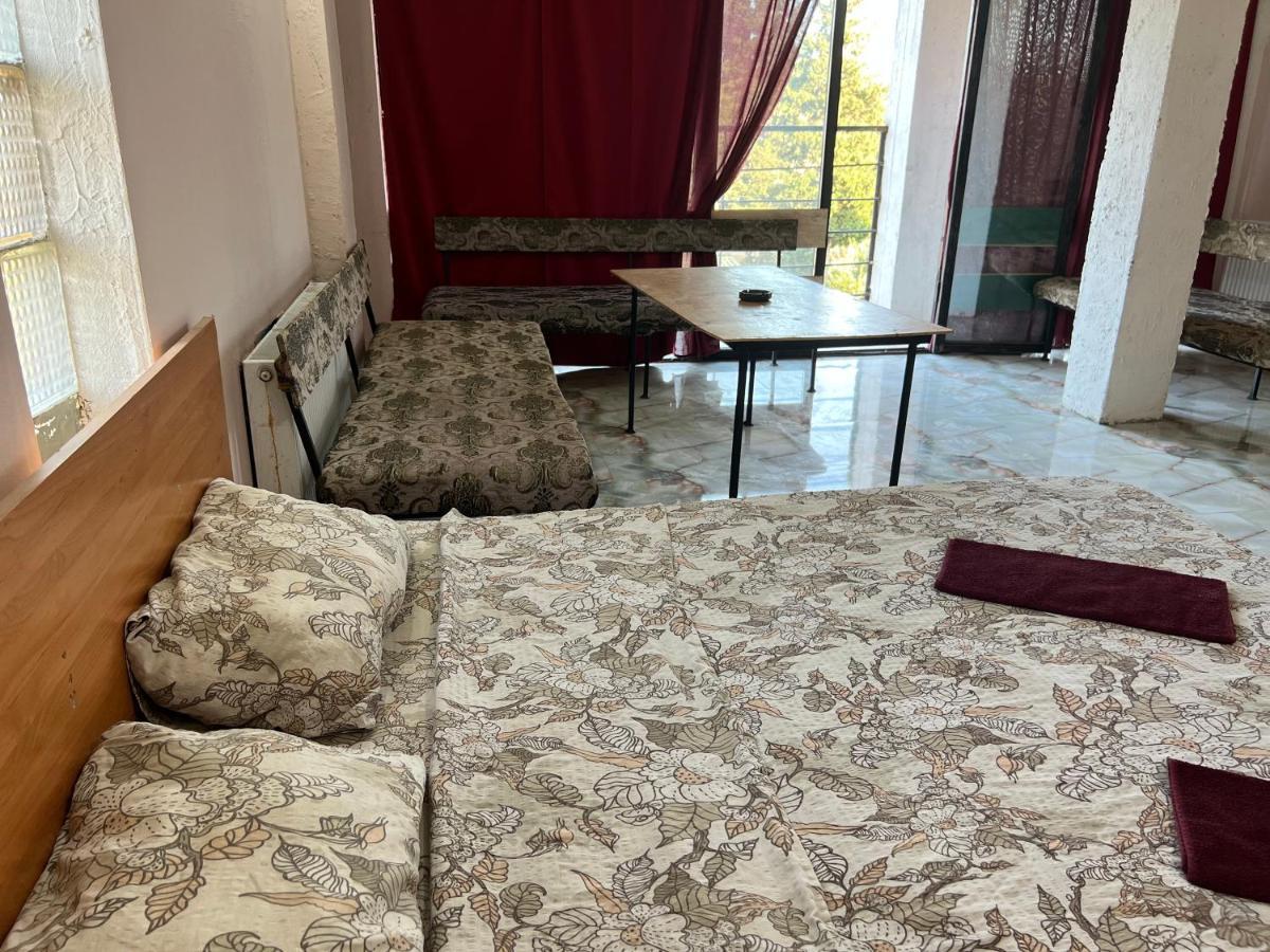 Smile Guesthouse Tbilisi ภายนอก รูปภาพ