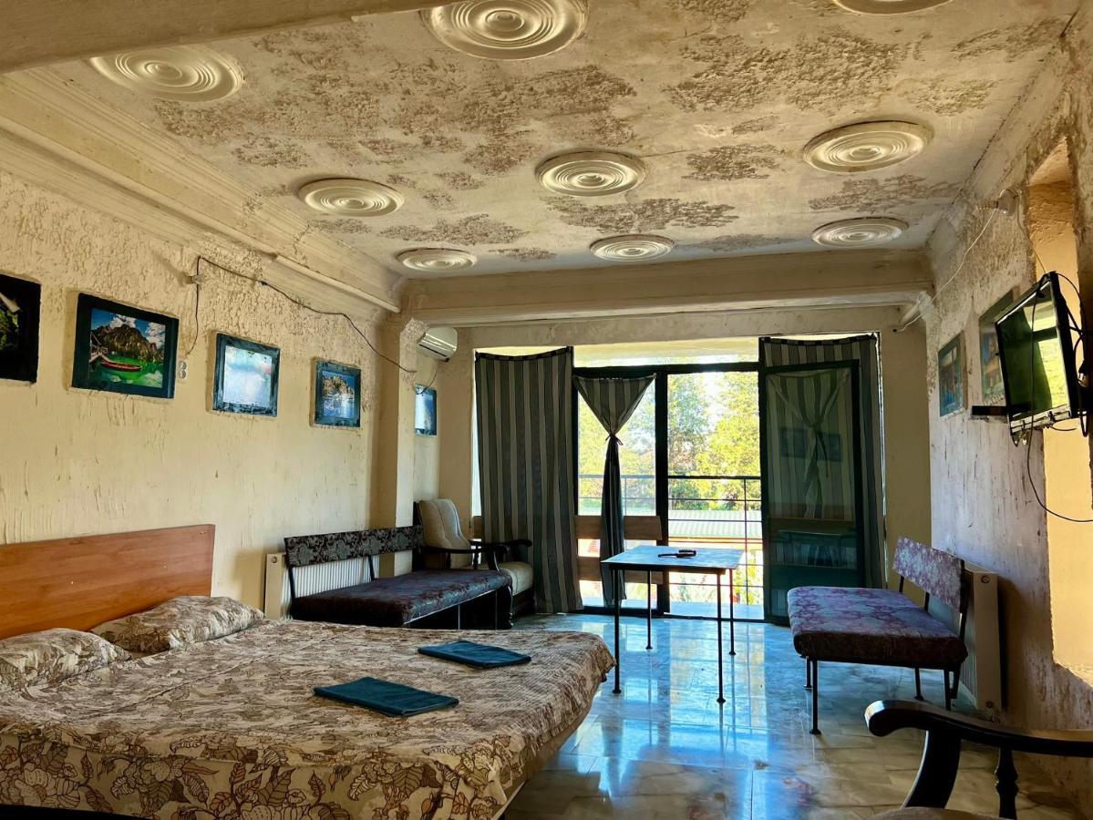 Smile Guesthouse Tbilisi ภายนอก รูปภาพ