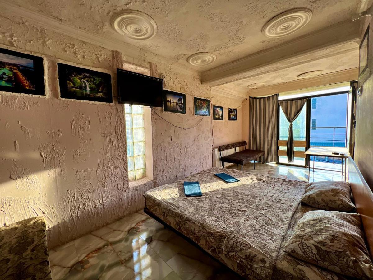 Smile Guesthouse Tbilisi ภายนอก รูปภาพ